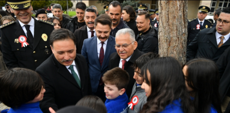 BA�KAN B�Y�KKILIǒTAN POL�S HAFTASI�NDA G��L� MESAJ: �FEDAK�RLI�INIZLA ONUR DUYUYORUZ�