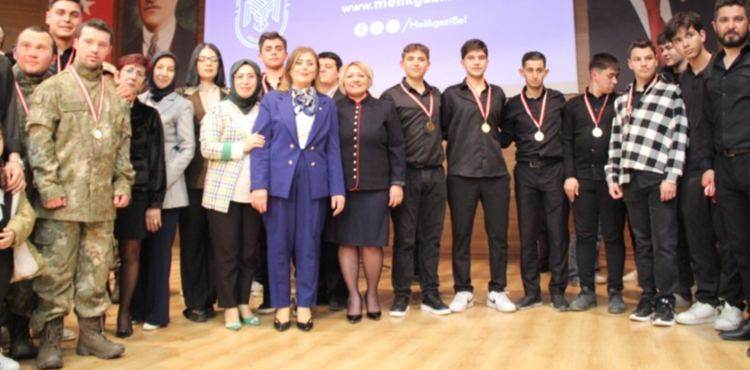 MHP KA�EP Kayseri�den �zel �ocuklarla �anakkale program�