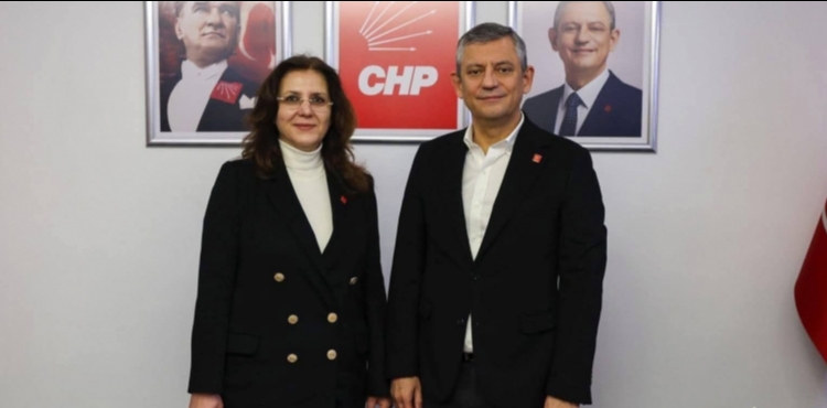 CHP�de �l Ba�kan� �mit �zer istifa etti