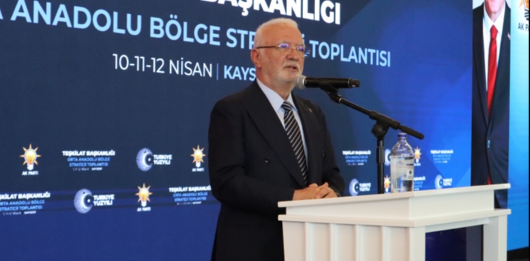 AK Parti�li Mustafa Elita�: �zg�r Bey'in zihni �zg�r de�il