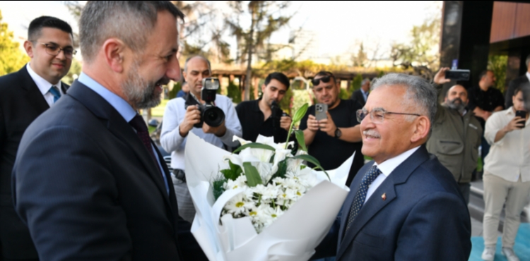 BA�KAN B�Y�KKILI�, �EKYA'NIN ANKARA B�Y�KEL��S� STEPANEK'� A�IRLADI