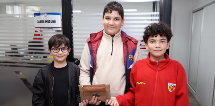 Talasl� �ocuklardan �rnek Davran��