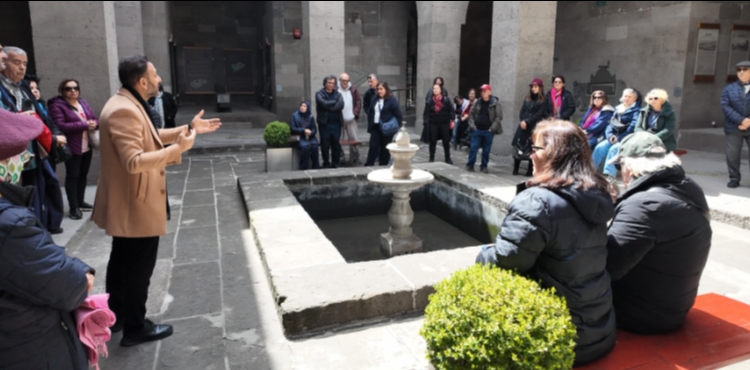 KAYSER� B�Y�K�EH�R �LE TAR�H�N BA�KENT�NDE SA�LIK M�RASI, HAYRAN BIRAKIYOR