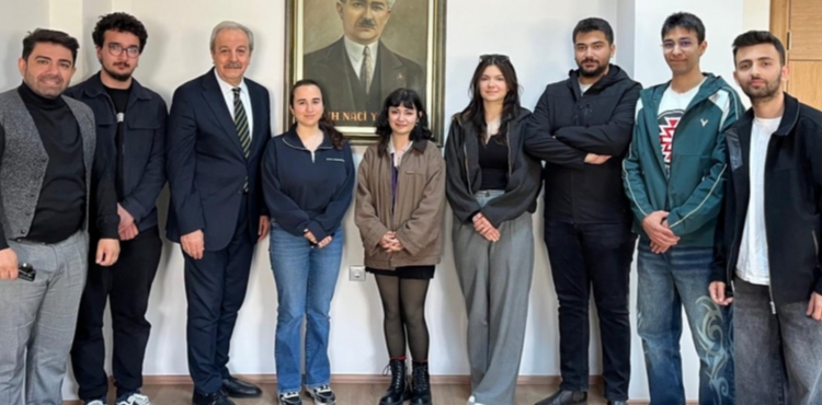 NNY� T�YATRO TOPLULU�U �L B�R�NC�S� OLDU 