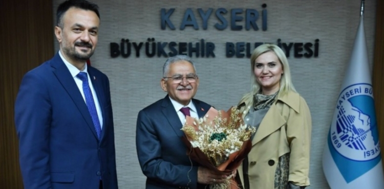 KAYSER� �TUR�ZMDE� ATAKTA: BA�KAN B�Y�KKILI� �M�ZELER �EHRݔ HEDEF�N� VURGULADI