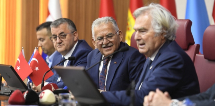 BA�KAN B�Y�KKILI�, ACES HEYET�N� A�IRLADI: D�NYA SPOR BA�KENT� HEDEF�NE B�R ADIM DAHA ATILDI