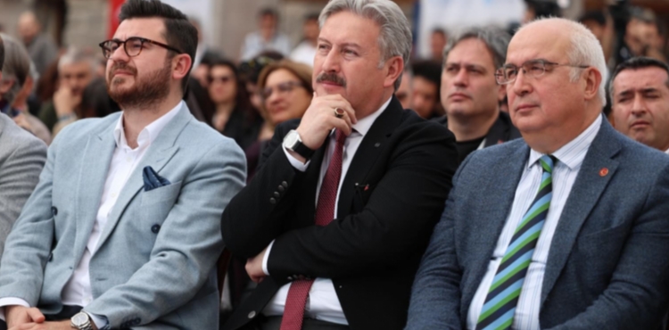 T�CARET�N K�KLER� VE GELECE�� V�ZYON �ALI�TAYI G�N HAN�DA BA�LADI