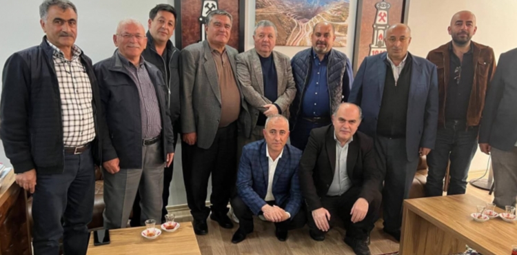 �� insan� Koyuncu, muhtarlarla bir araya geldi