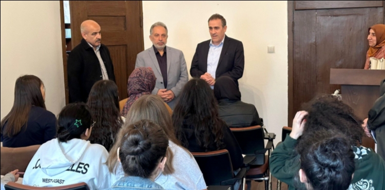 TALAS�TA TAR�H�N �Z�NDE, GELECE�E Y�N VEREN E��T�M HAMLES�