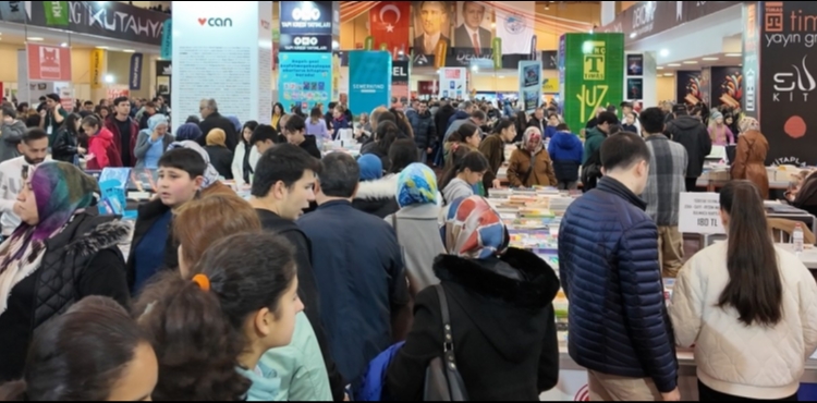 B�Y�K�EH�R��N 8. KAYSER� K�TAP FUARI�NI �LK 3 G�NDE 269 B�N K�TAPSEVER Z�YARET ETT�