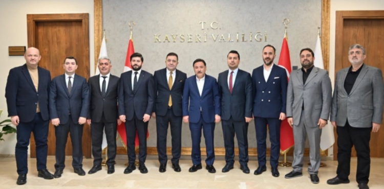 Kayseri OSB Ba�kan� Yal��n�dan Vali �i�ek�e ziyaret