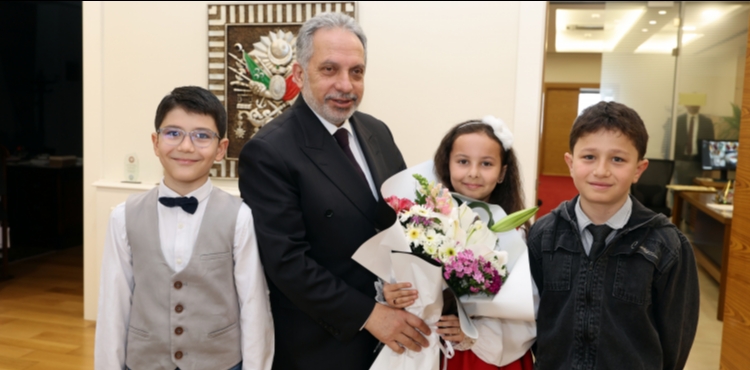 TALAS�TA K���K BA�KAN B�Y�K MESAJLAR VERD�