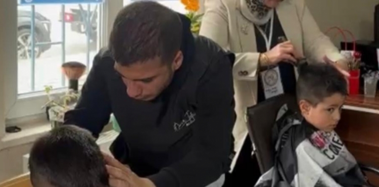 Kuaf�rlerden 23 Nisan�da �ocuklara �cretsiz sa� kesim hizmeti