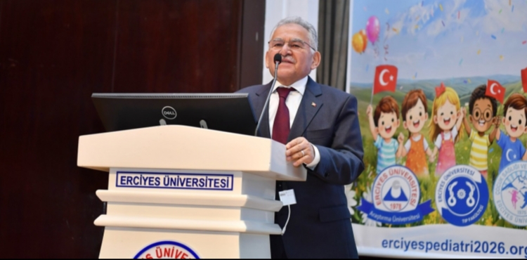 BA�KAN B�Y�KKILI�, 11. ERC�YES PED�ATR� AKADEM�S� KONGRESݒNDE HEK�MLERLE BULU�TU