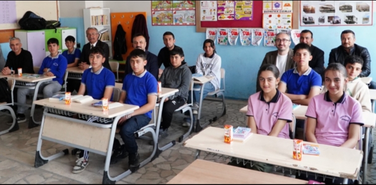 B�Y�K�EH�R, ��RENC�LERE TUR�ZM� ANLATTI: ERC�YES GEZ�S� M�JDES�