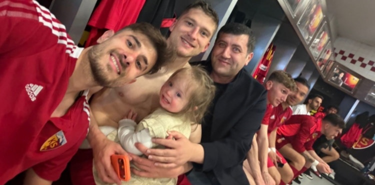 Baki Ersoy�dan galibiyet pozu