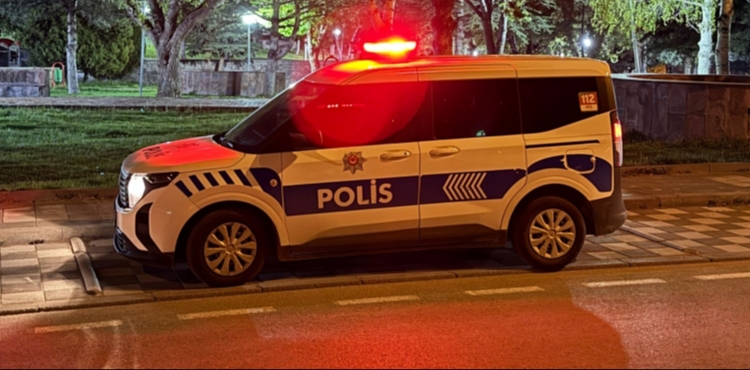 KAYSERݒDE S�LAHLI KAVGA: 2 YARALI