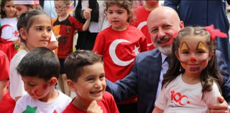 KOCAS�NAN'DA �OCUK OLMAK B�R BA�KA G�ZEL