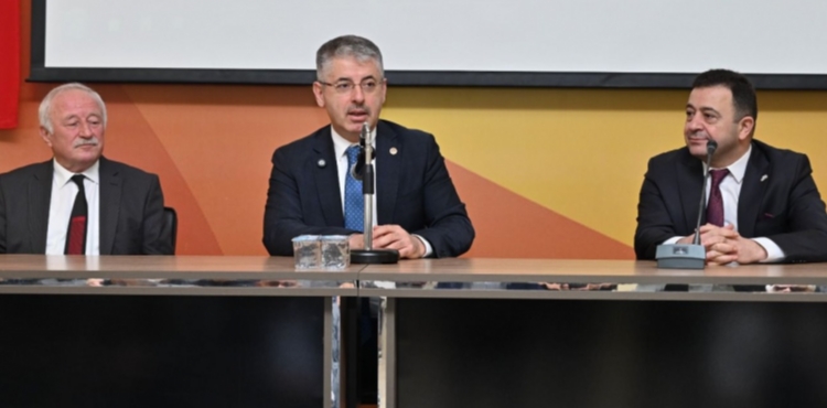 Kariyer G�nleri program� kapsam�nda ��rencilerle bir araya geldi.