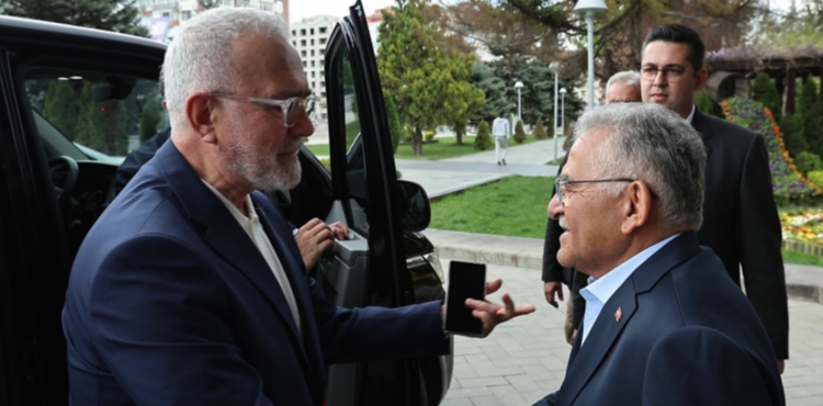 YEN��EH�RL�O�LU�NDAN BA�KAN B�Y�KKILIǒA Z�YARET: �T�RK K�LT�R BA�KENT� KAYSERݒDE OLMAK �OK DE�ERLݔ