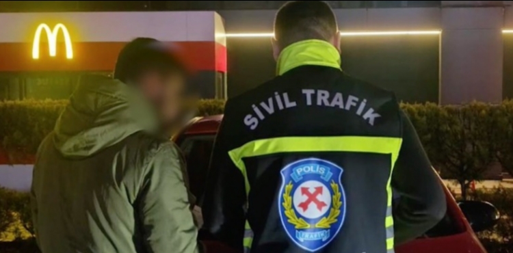 Otomobilin plakas� �zerinde de�i�iklik yapan s�r�c�ye 140 bin TL ceza