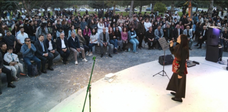 �ER� Sahne� Konserle A��ld�