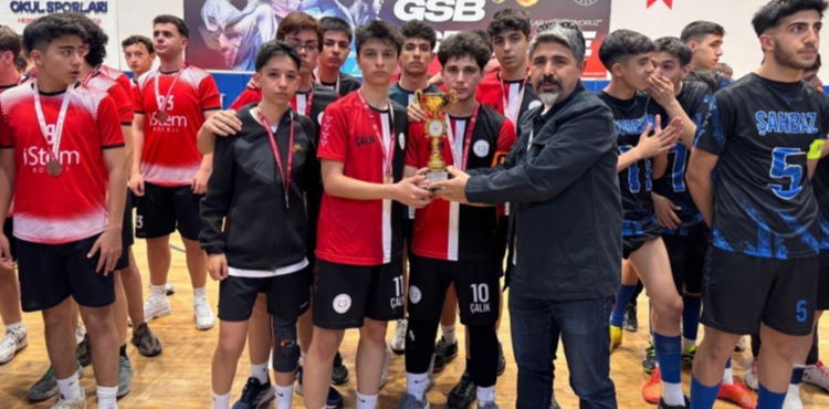 Talas�ta Okul Sporlar� Futsal �l Birincili�i M�sabakalar� Tamamland�