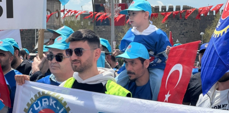 KAYSERݒDE T�RK-�ޒTEN 1 MAYIS KUTLAMASI