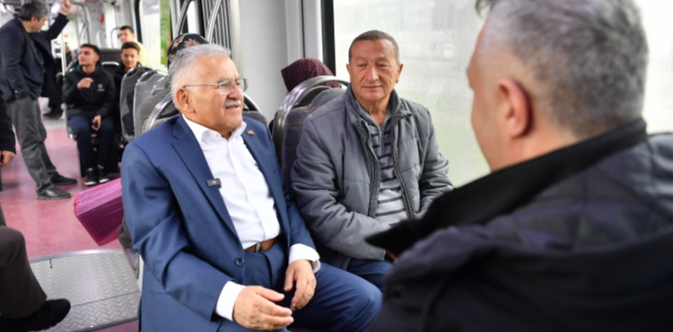 BA�KAN B�Y�KKILIǒTAN TRAMVAYDA SICAK VE SAM�M� YOLCULUK