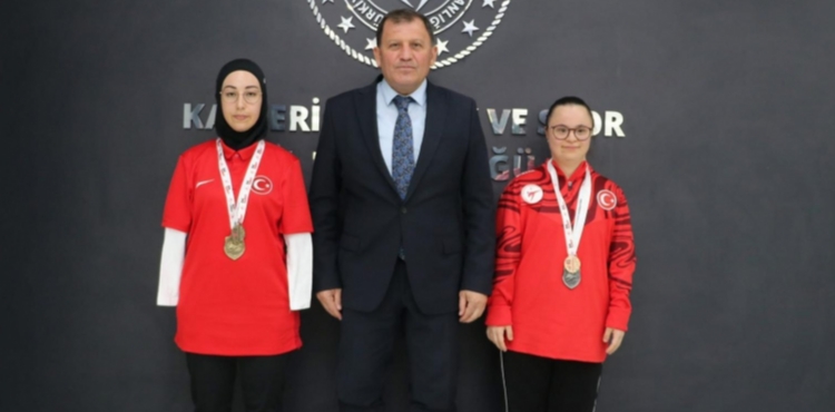 Para Taekwondo�da gururland�ran ba�ar� 