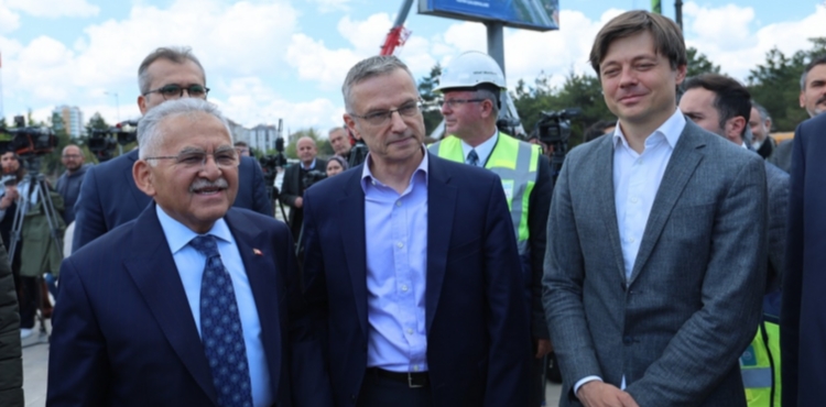 BA�KAN B�Y�KKILIǒTAN KAYSERݒN�N 50 YILLIK ATIK Y�NET�M� V�ZYONU ���N D�NYA BANKASI YETK�L�LER�YLE G�R��ME