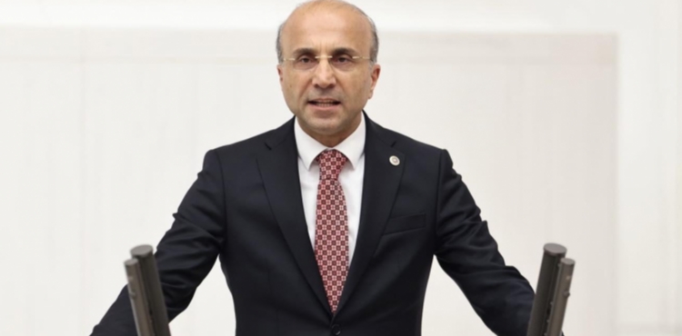 CHP�li A�k�n Gen�, sulama projesinde 3 mahallenin d��ar�da b�rak�lmas�n� meclis g�ndemine ta��d�