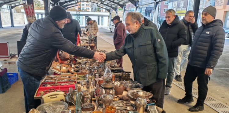 ANT�KACILAR Y�NE TALAS'TA BULU�UYOR