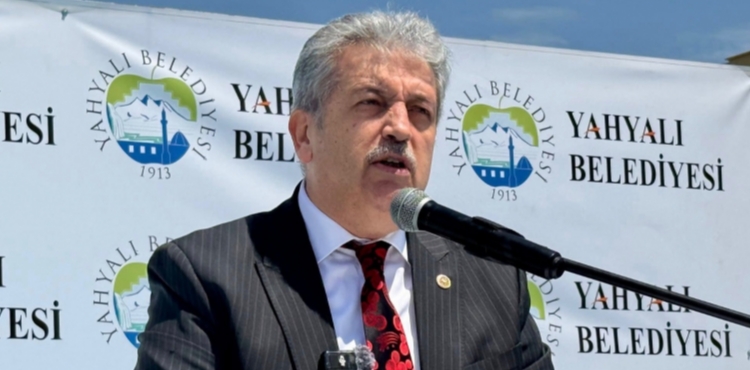 Yahyal��da 4-6 Ya� Kur�an Kursu ve Diyanet Gen�lik Merkezi�nin Temeli At�ld�.