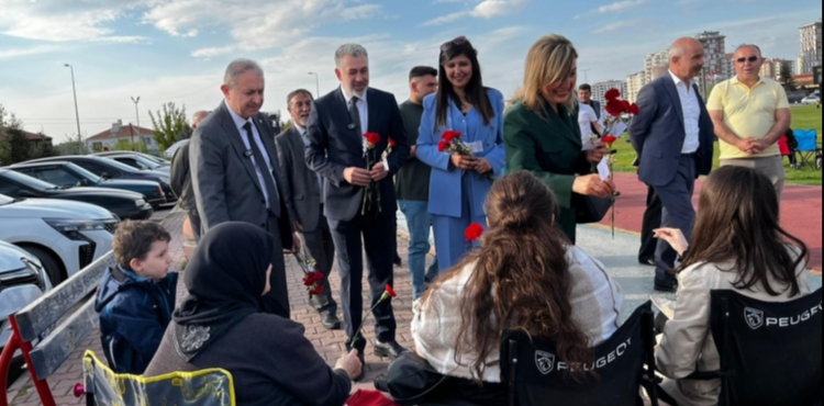 �Y� Parti Talas te�kilat�ndan esnaf ziyareti ve Anneler G�n� etkinli�i