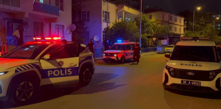 Kayseri�de B��akl� Kavga: 2 Yaral�