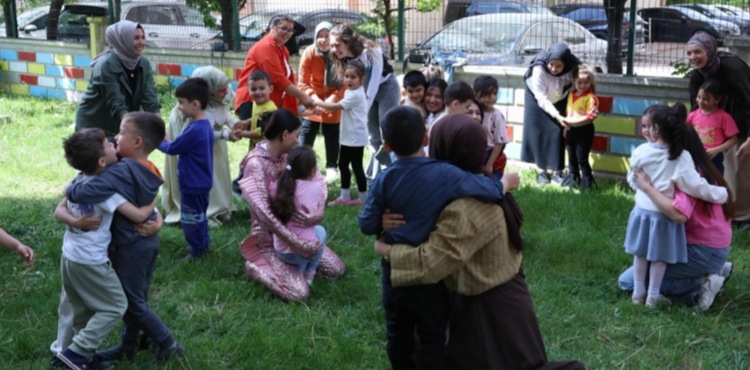 B�Y�K�EH�R �LE �OCUK BAKIM ELEMANI KURS�YERLER� SAHADA DENEY�M KAZANIYOR