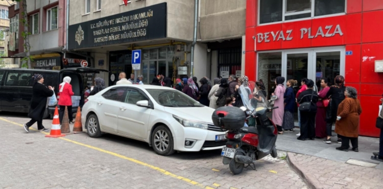 M�HR��AH VAL�DE SULTAN�IN EMANETLER� PAYDA�LARLA BULU�TU
