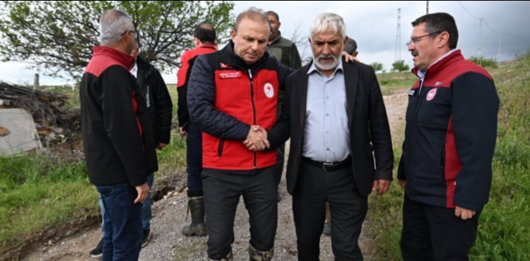 �l M�d�r� Saklav�dan Doludan Zarar G�ren Tar�m Alanlar�nda �nceleme