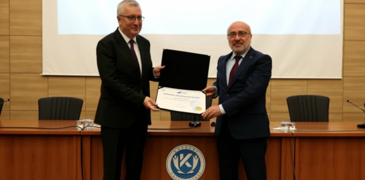 Kayseri �niversitesi�nde �Kurumsal Akreditasyon Belgesi� Takdim T�reni D�zenlendi
