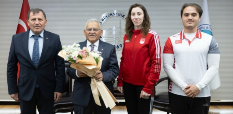 BA�KAN B�Y�KKILI�, GEN�L�K HAFTASI�NDA GEN�LER� A�IRLADI