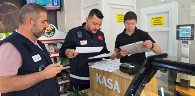 KOCAS�NAN�DA KURBAN BAYRAMI �NCES� KASAPLAR MERCEK ALTINDA