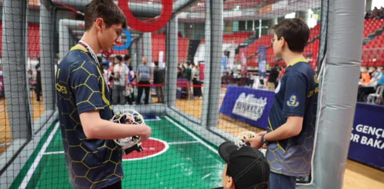 KAYSER� B�Y�K�EH�R, DRONE SOCCER T�RK�YE �AMP�YONASI�NA EV SAH�PL��� YAPTI