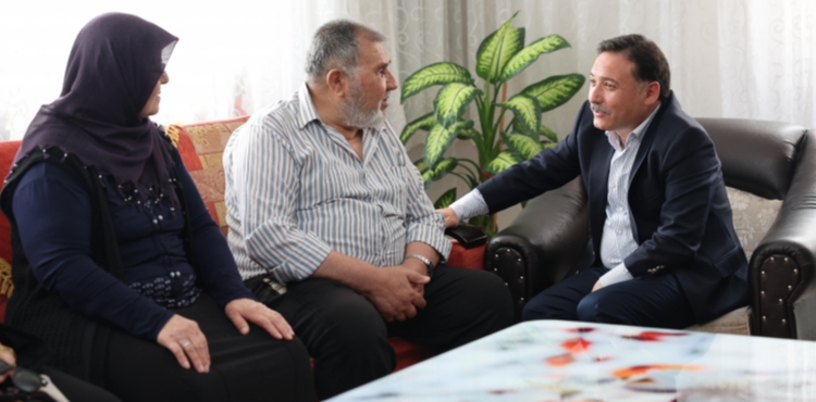 Vali �i�ek�ten �ehit Ailelerine Bayram Ziyareti