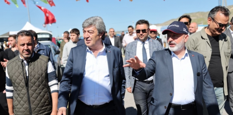 KOCAS�NAN�IN MODERN KURBAN PAZARI BAYRAMDA DA T�RK�YE�YE �RNEK OLDU