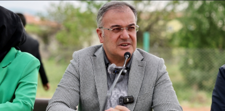 �HACILAR�A YAKI�IR �EK�LDE H�ZMET ETMEK ���N �ALI�IYORUZ�