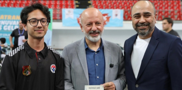 KOCAS�NAN, �OCUKLARIN Z�H�NSEL GEL���M�NE SATRAN�LA DESTEK OLUYOR