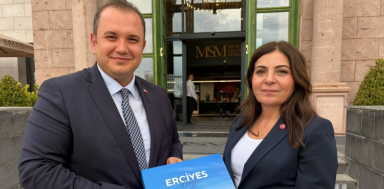 RT�K BA�KAN VEK�L� G��ER�DEN B�Y�K�EH�R��N V�ZYON PROJELER�NE TAM NOT