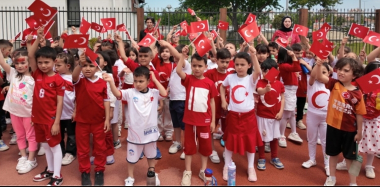 B�Y�K�EH�R��N �OCUK K�T�PHANES� M�N�KLER�NDEN A M�LL� TAKIMA Y�REKLER� ISITAN DESTEK