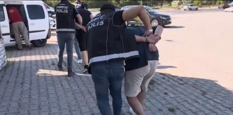 Kayseri�de uyu�turucu operasyonu: 3 g�zalt�